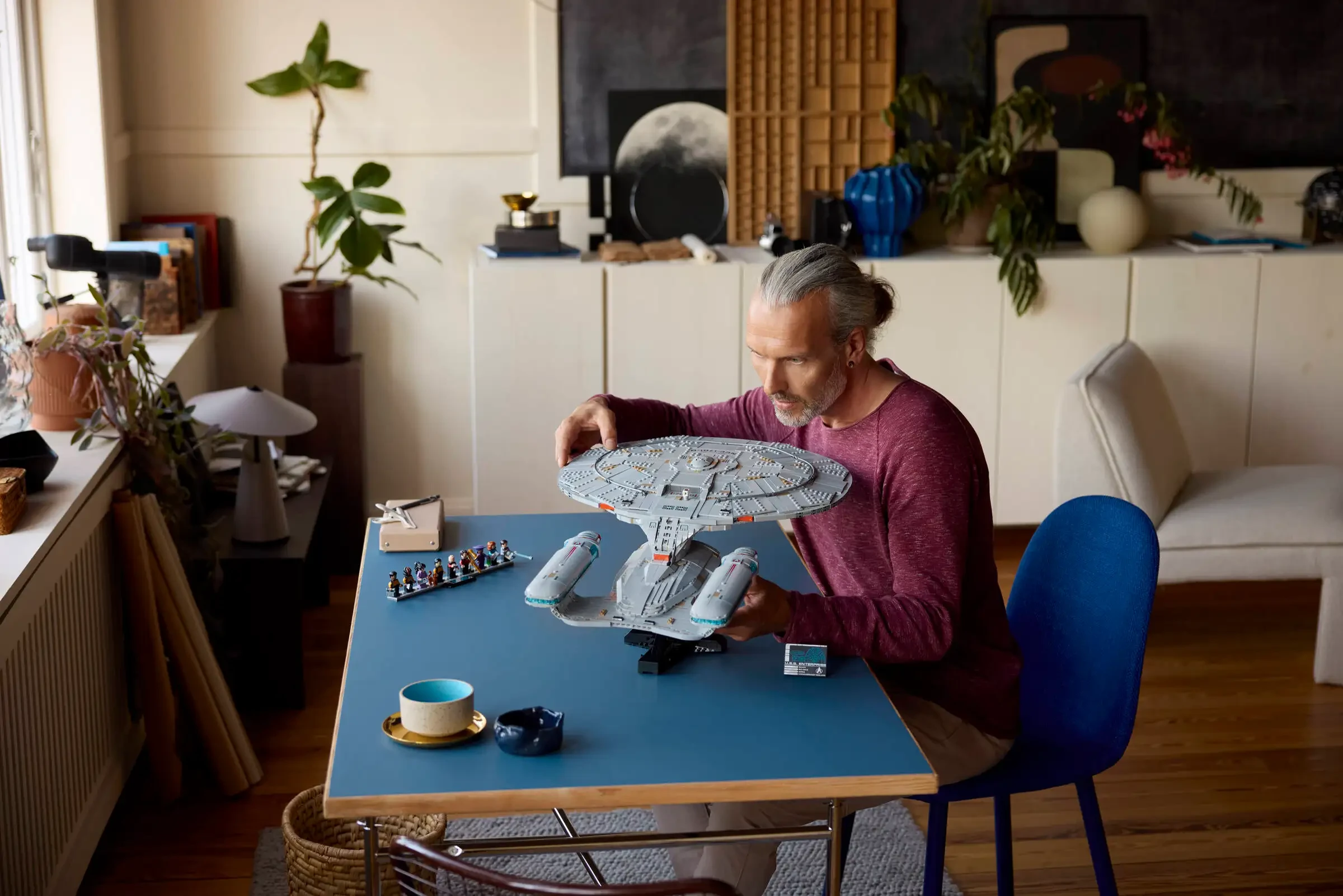 Star Trek: U.S.S. Enterprise NCC-1701-D™ - Reklamné - Stavebnicu si bude vedieť postaviť aj starší človek