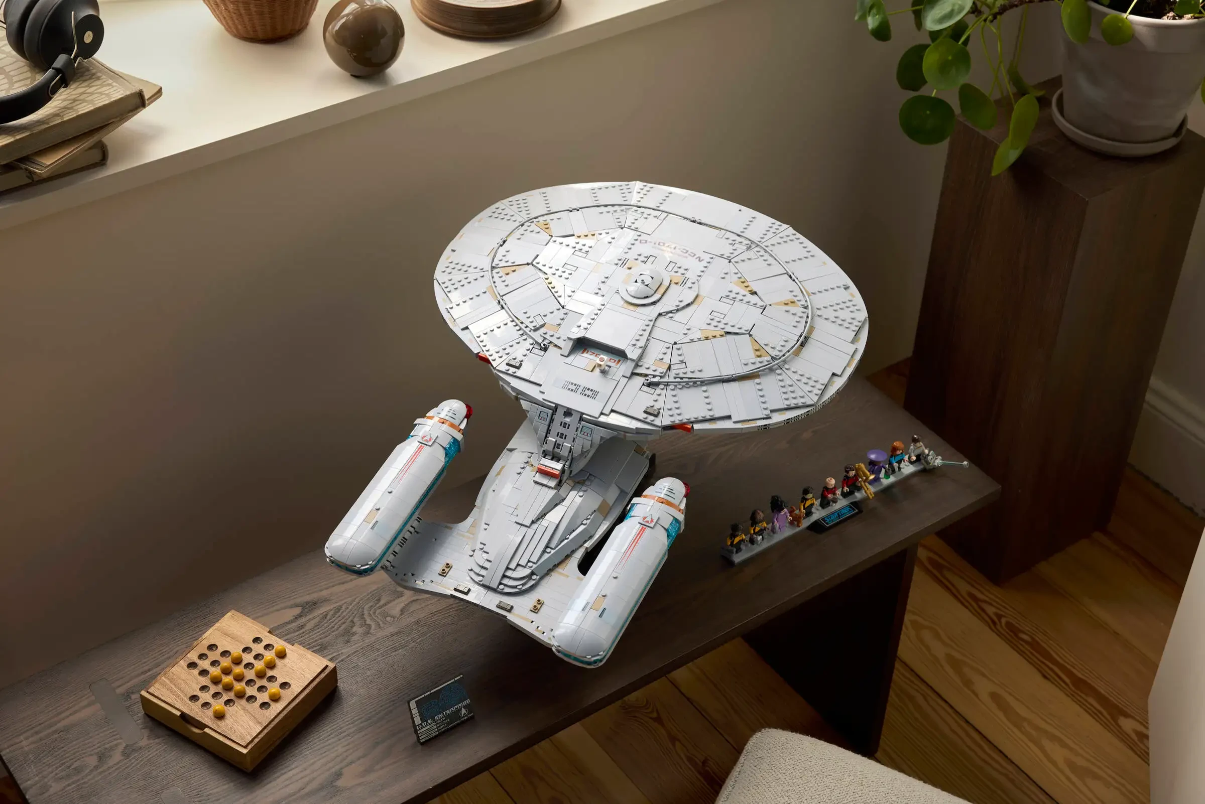 Star Trek: U.S.S. Enterprise NCC-1701-D™ - Reklamné - Teraz už len nájsť bubáčiky na túto krásu... a miesto na poličke