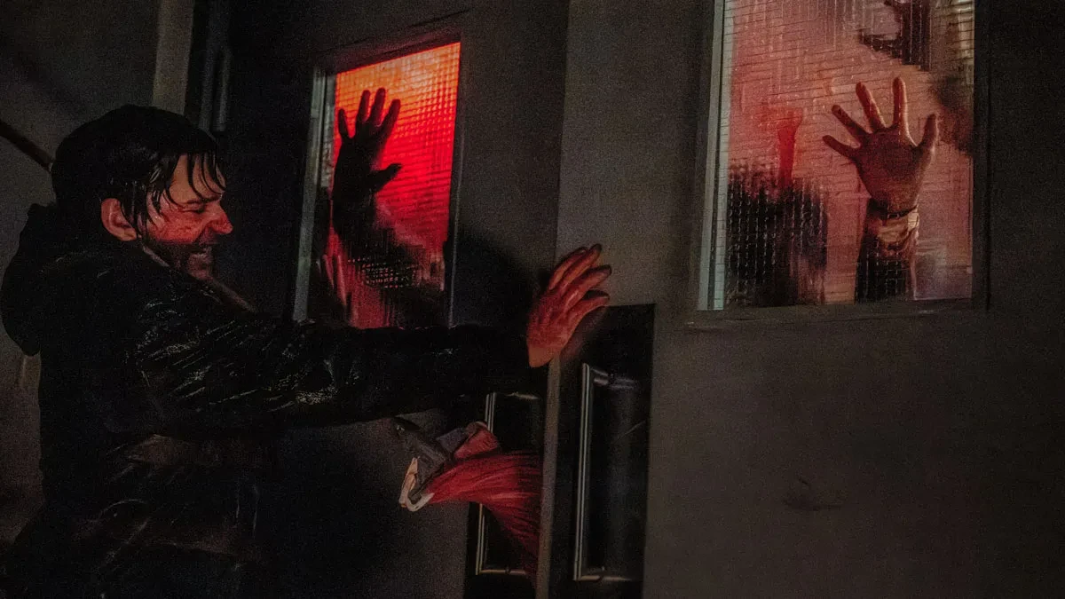 Resident Evil - Scéna - ...a niekedy nie je ľahké si starosti držať od tela