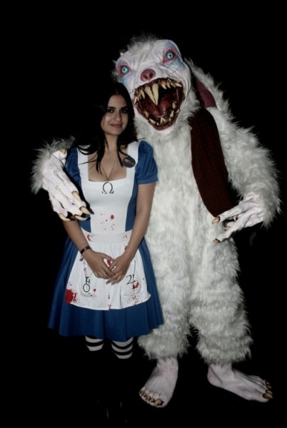 Alice in Wonderland - Cosplay - Alica a Biely zajac 