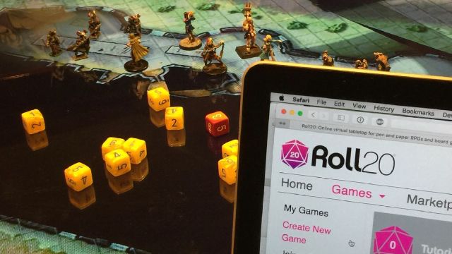 Dungeons & Dragons - Scéna - Roll20.net s virtuálnou mapou na stole 