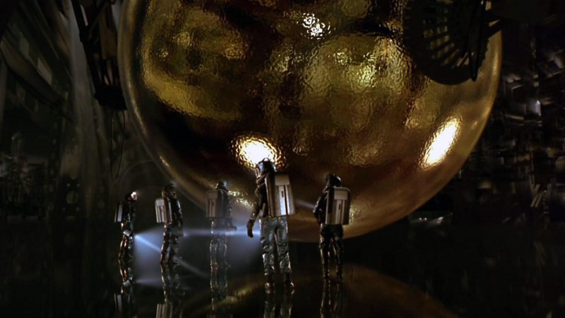 Sphere. Scéna z filmu. 