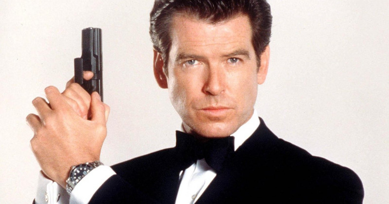 Pierce Brosnan ako James Bond 007 