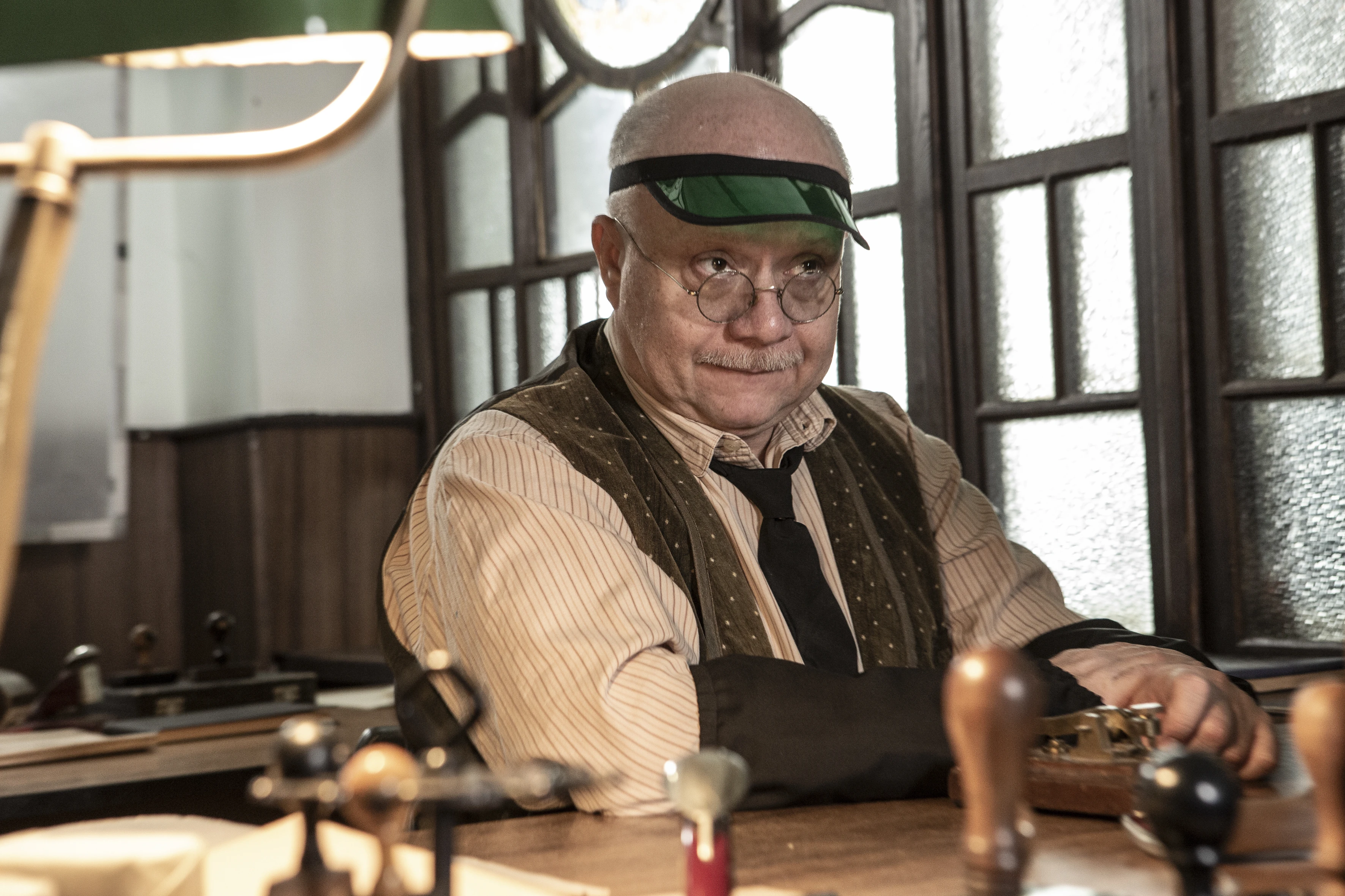 Vojna s mlokmi - Scéna - Marián Labuda ml. 