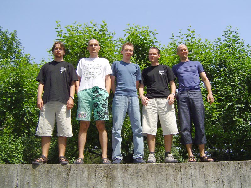 RR_6.2003_1 scifi.SK dnes (z lava): Wyktor, Nestor, Martin, Muti, Sano