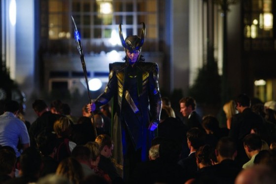 Avengers, The - Záber - Loki v Štutgarte 