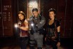 Resident Evil: Afterlife - Záber - Claire, Chris a Alice pred vstupom do podpalubia 