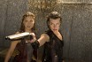 Resident Evil: Afterlife - Záber - Alice a Claire v súboji 